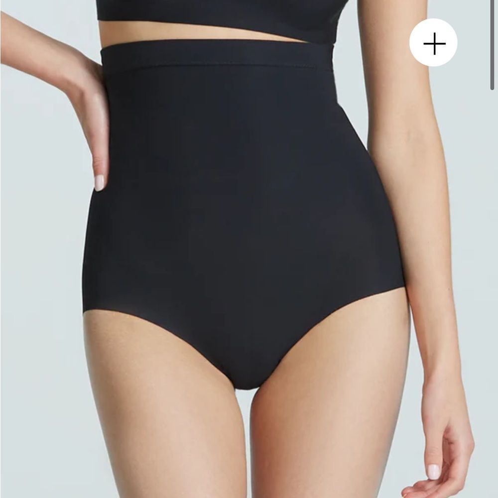 Ladies Commando's Classic Control High-Waisted Br… - image 1